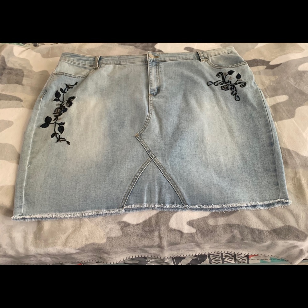 Plus size embroidered denim skirt